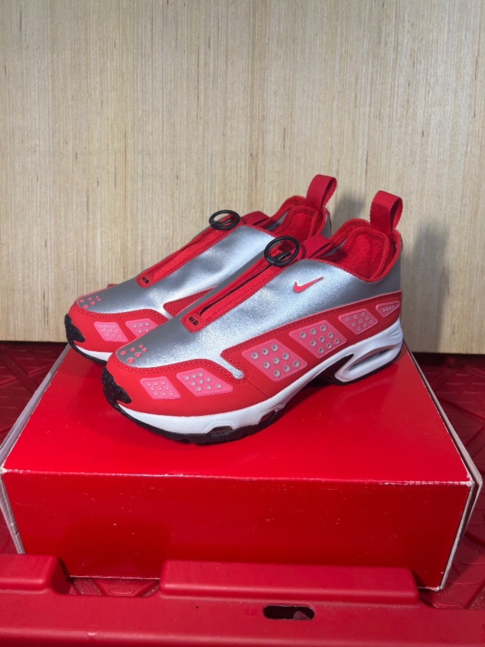 Brand New Nike Air Sunder SNDR Max Fusion Red Silver IH3988-001 Women’s Size 7